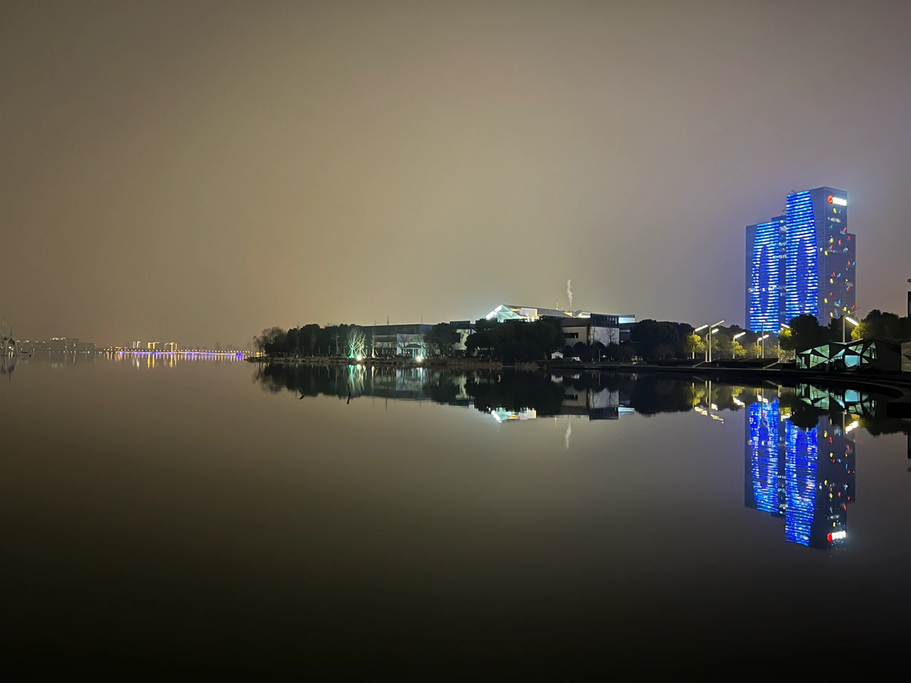 晚上下班城市夜景(月光如水平静柔和)-喵神素材库