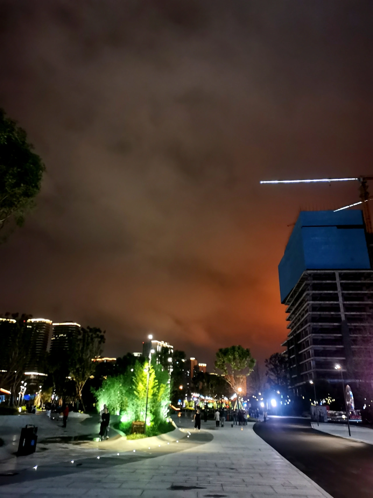 城市夜景摄影拍照(雨夜，好友闲坐，灯火可亲。食一碗人间烟火，饮几杯人生起落…… )-喵神素材库